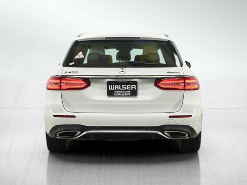 Used 2017 Mercedes-Benz E 400 4MATIC Wagon image 4