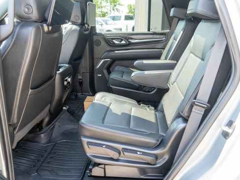 Used 2024 GMC Yukon Denali w/ Denali Reserve Package AWD/4WD image 13