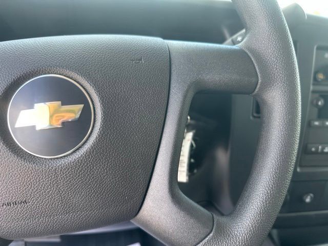 New 2026 Chevrolet Express 2500 w/ Communications Package RWD image 19