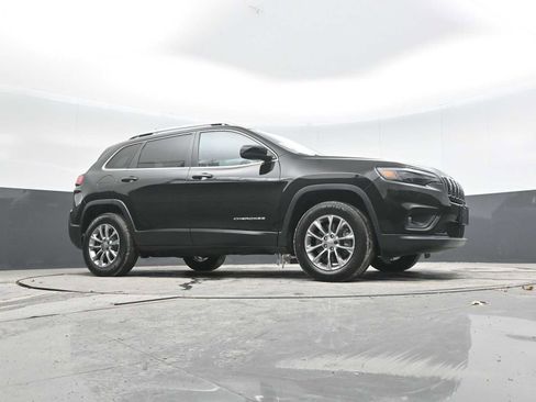 Used 2020 Jeep Cherokee Latitude Lux w/ Comfort/Convenience Group image 29