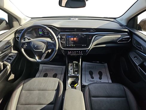 Used 2023 Chevrolet Bolt EUV LT w/ Convenience Package image 12