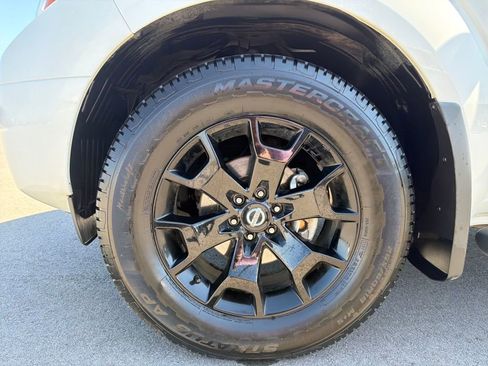 Used 2021 Nissan Frontier SV w/ Midnight Edition Floor Mats image 2