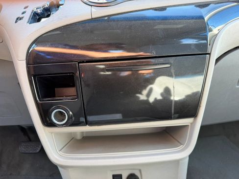 Used 2011 Toyota Sienna w/ Towing Pkg FWD image 23