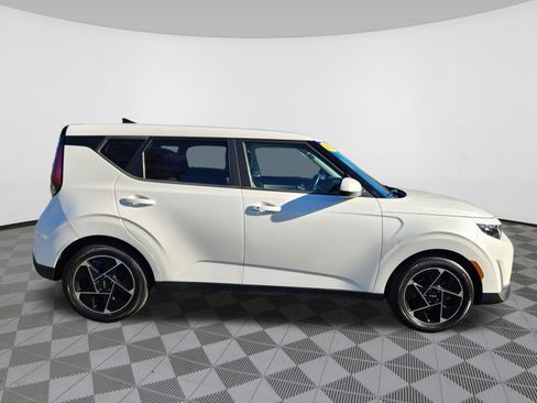 Used 2023 Kia Soul EX image 6