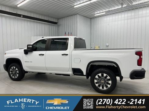 Used 2024 Chevrolet Silverado 2500 Custom w/ Custom Value Package AWD/4WD image 5