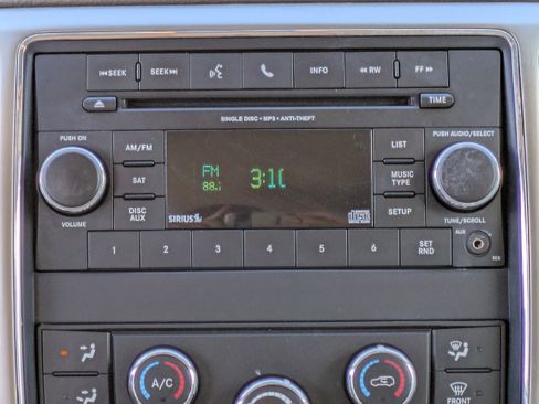 Used 2012 Jeep Grand Cherokee Laredo image 18