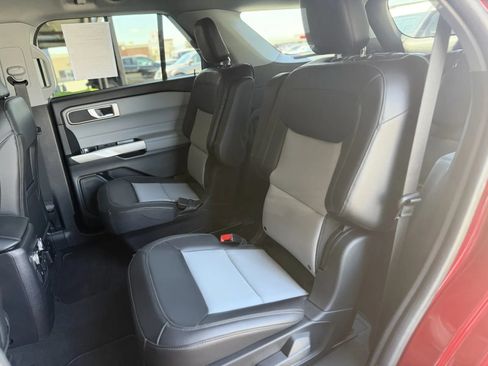 Used 2024 Ford Explorer XLT w/ Equipment Group 202A AWD/4WD image 16