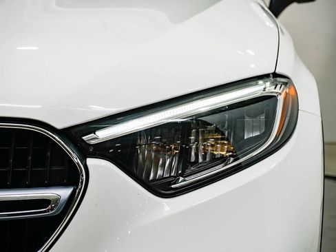 Used 2025 Mercedes-Benz GLC 300 image 7