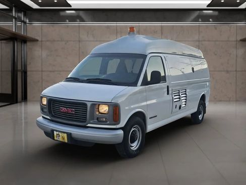 Used 2000 GMC Savana 3500 Extended RWD image 2