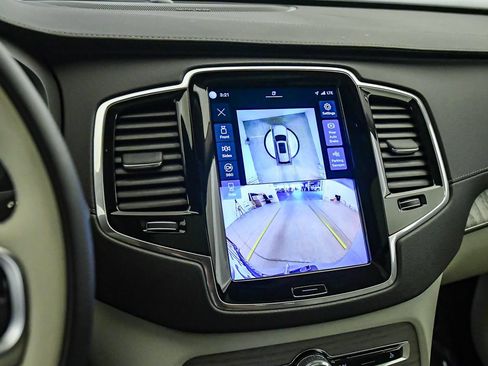 Certified 2025 Volvo XC90 T8 Ultra AWD/4WD image 25