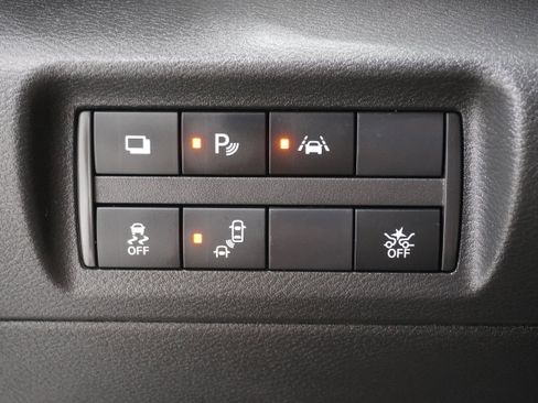 Used 2021 Nissan Kicks S image 18