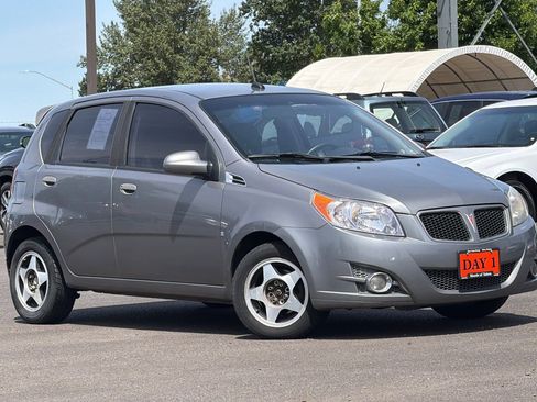 Used 2009 Pontiac G3 w/ Cruisin' Package FWD image 2
