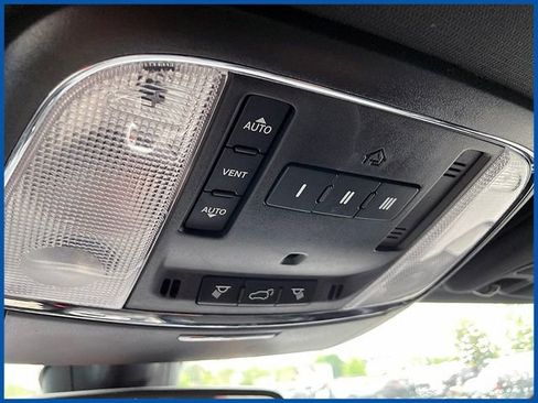 Certified 2022 Jeep Grand Cherokee Laredo X AWD/4WD image 18