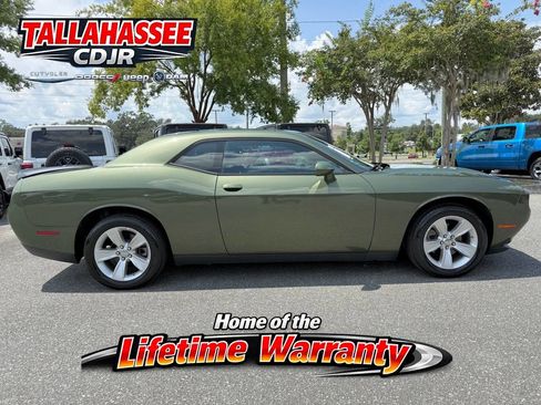Used 2023 Dodge Challenger SXT RWD image 2