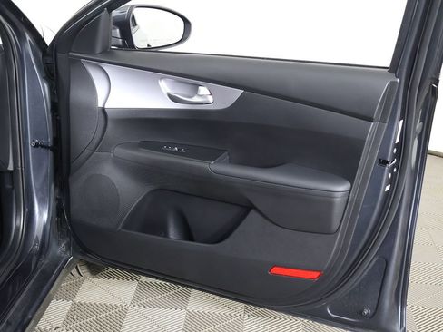 Used 2023 Kia Forte LXS w/ LXS Technology Package FWD image 22