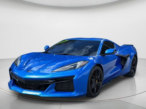 Used 2025 Chevrolet Corvette Z06 image 1