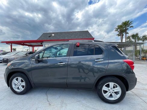 Used 2018 Chevrolet Trax LT w/ LT Convenience Package FWD image 5