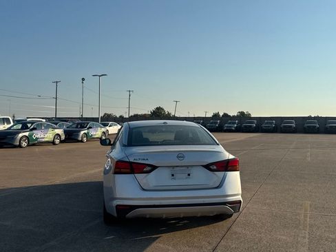 Certified 2025 Nissan Altima 2.5 SV FWD image 20