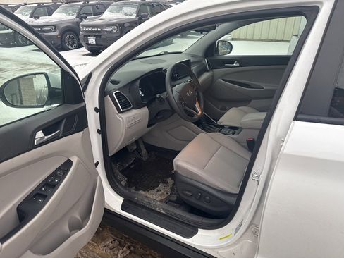 Used 2021 Hyundai Tucson Value w/ Cargo Package image 4