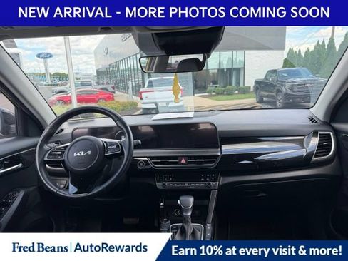 Used 2024 Kia Seltos S AWD/4WD image 11