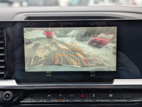 Used 2025 Chevrolet Silverado 1500 LT image 3