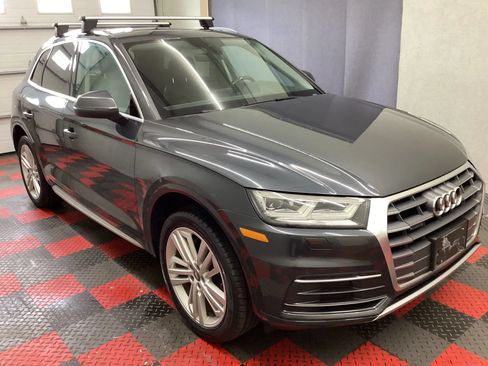Used 2018 Audi Q5 2.0T Premium Plus w/ Premium Plus Package AWD/4WD image 2