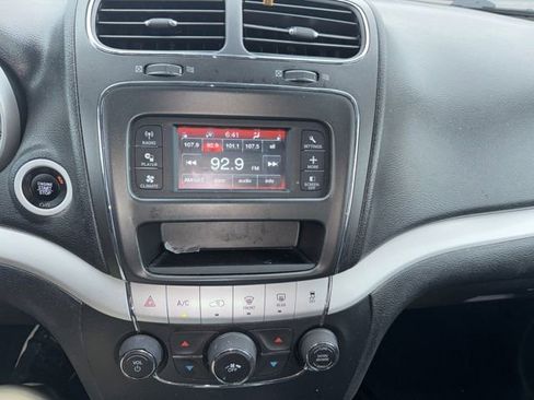 Used 2019 Dodge Journey SE w/ Premium Group FWD image 11