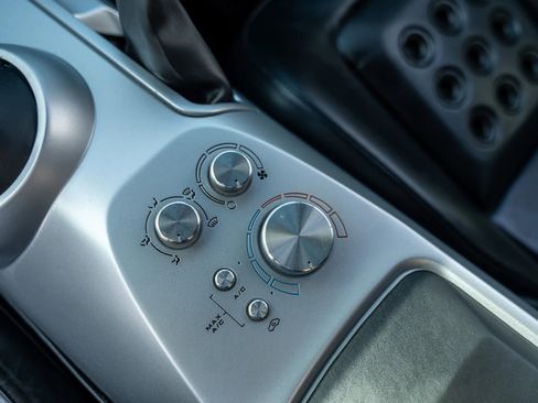 Used 2006 Ford GT image 20