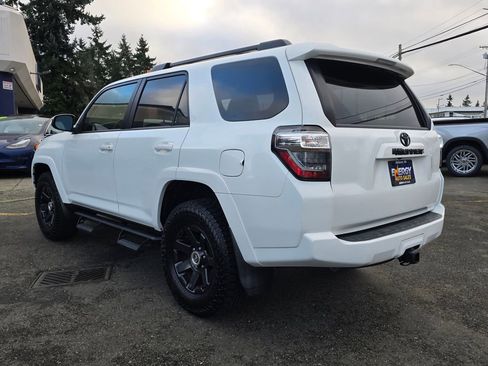 Used 2022 Toyota 4Runner Trail Special Edition AWD/4WD image 5