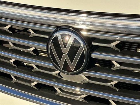 Used 2024 Volkswagen Atlas SE image 29