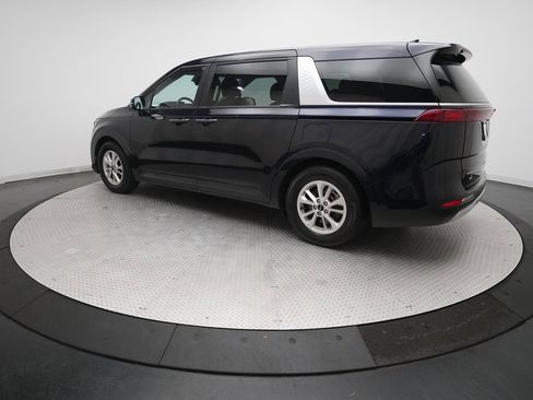 Certified 2024 Kia Carnival LX image 12