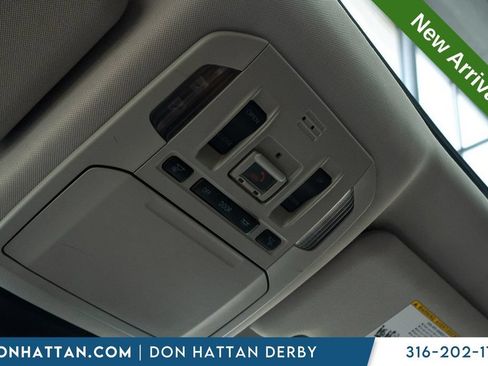 Used 2022 Toyota Highlander Limited AWD/4WD image 14