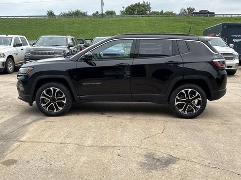 Used 2024 Jeep Compass Limited AWD/4WD image 11