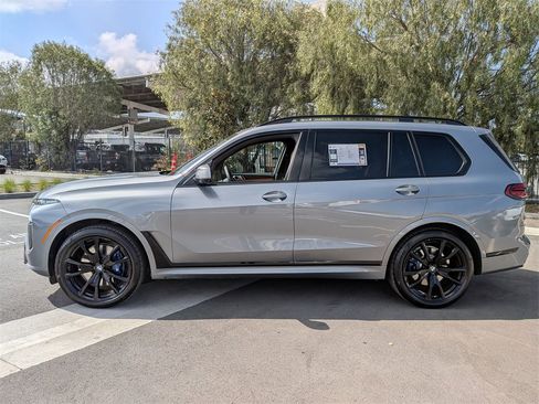 Used 2023 BMW X7 xDrive40i w/ M Sport Package image 5