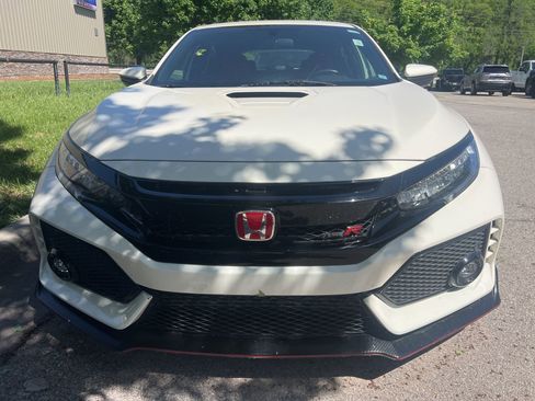 Used 2018 Honda Civic Type R image 2
