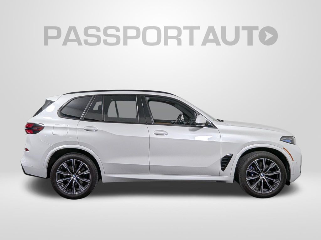 Certified 2024 BMW X5 xDrive40i w/ M Sport Package AWD/4WD image 8