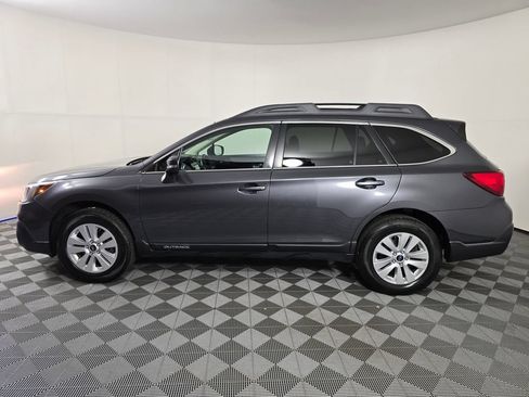 Used 2018 Subaru Outback 2.5i Premium AWD/4WD image 4