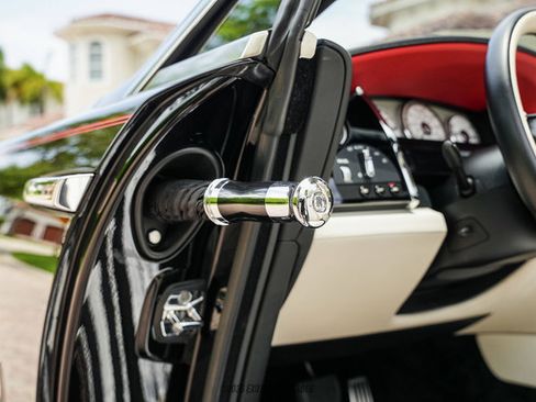 Used 2019 Rolls-Royce Dawn RWD image 43