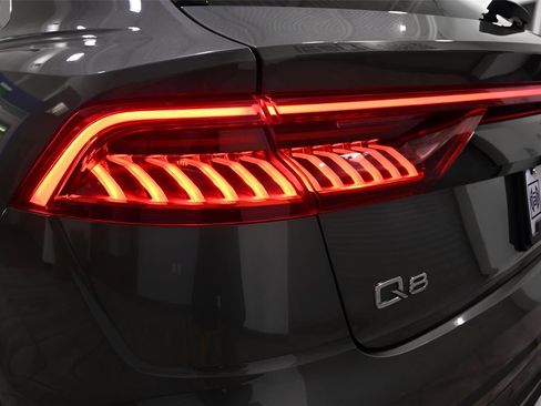 Used 2021 Audi Q8 Prestige AWD/4WD image 40
