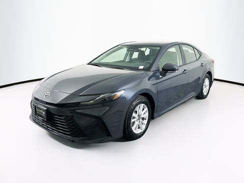 Used 2026 Toyota Camry LE image 3
