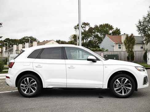 Certified 2024 Audi Q5 2.0T Premium w/ Convenience Package image 3