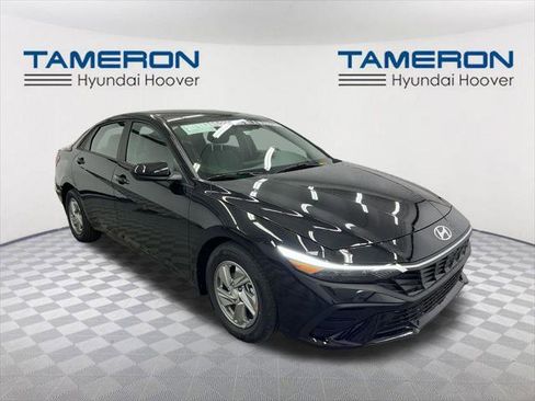 New 2026 Hyundai Elantra SE image 7