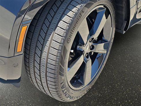 New 2025 Land Rover Defender 110 V8 image 32