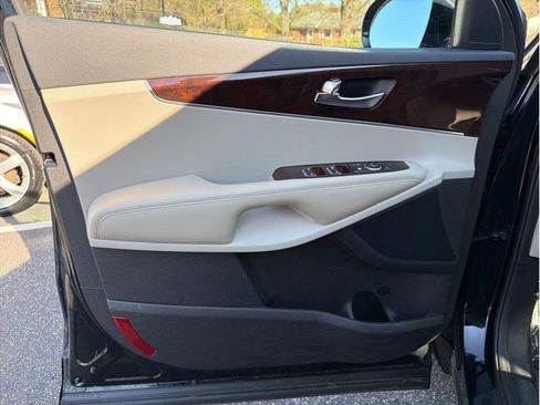 Used 2018 Kia Sorento LX Sport Utility 4D image 8