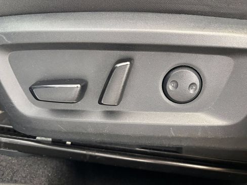 Used 2025 Nissan Rogue SV FWD image 22