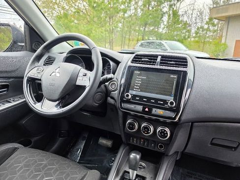 Used 2020 Mitsubishi Outlander Sport SE AWD/4WD image 13