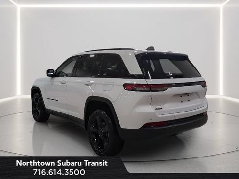 Used 2023 Jeep Grand Cherokee Altitude AWD/4WD image 3