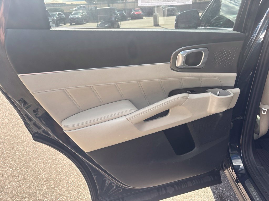 Used 2022 Kia Sorento SX AWD/4WD image 16