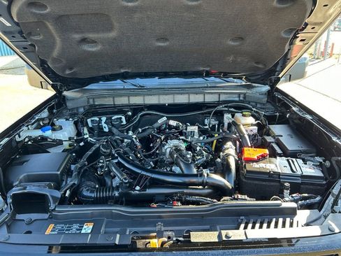 Used 2023 Ford Bronco Wildtrak AWD/4WD image 29