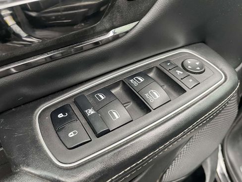 Used 2023 RAM 1500 Limited AWD/4WD image 17